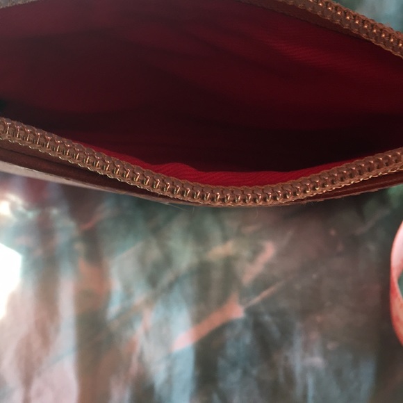 Dooney & Bourke red and creme coin/card holder. - Picture 5 of 7